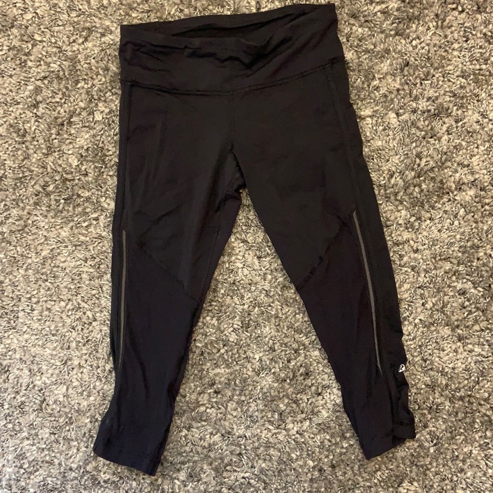Lululemon run with grace crops size 4